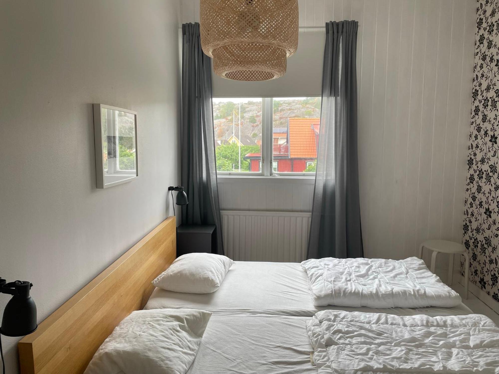 Kustnaera Vandrarhem Hamburgsund Habitación foto