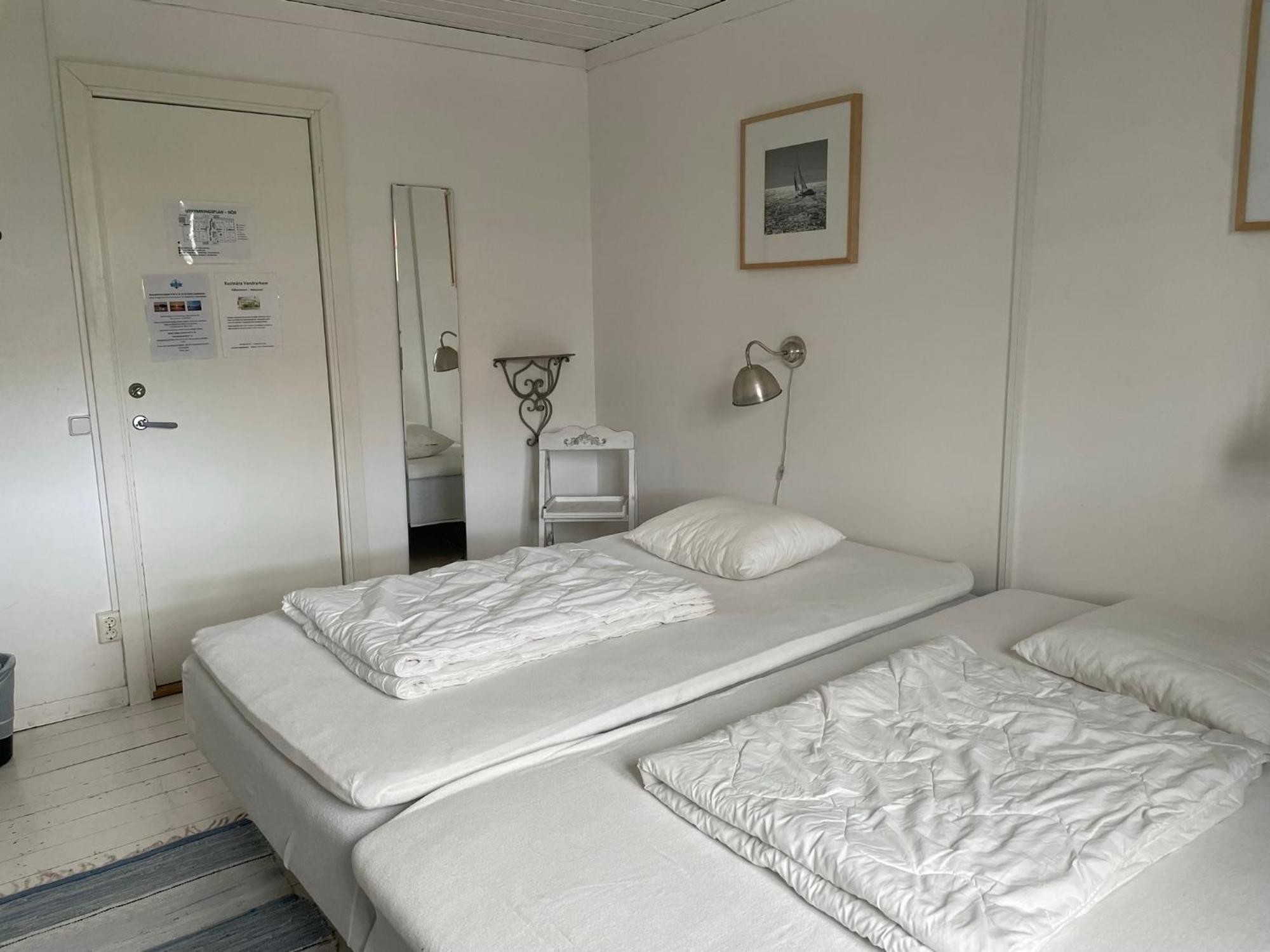 Kustnaera Vandrarhem Hamburgsund Habitación foto
