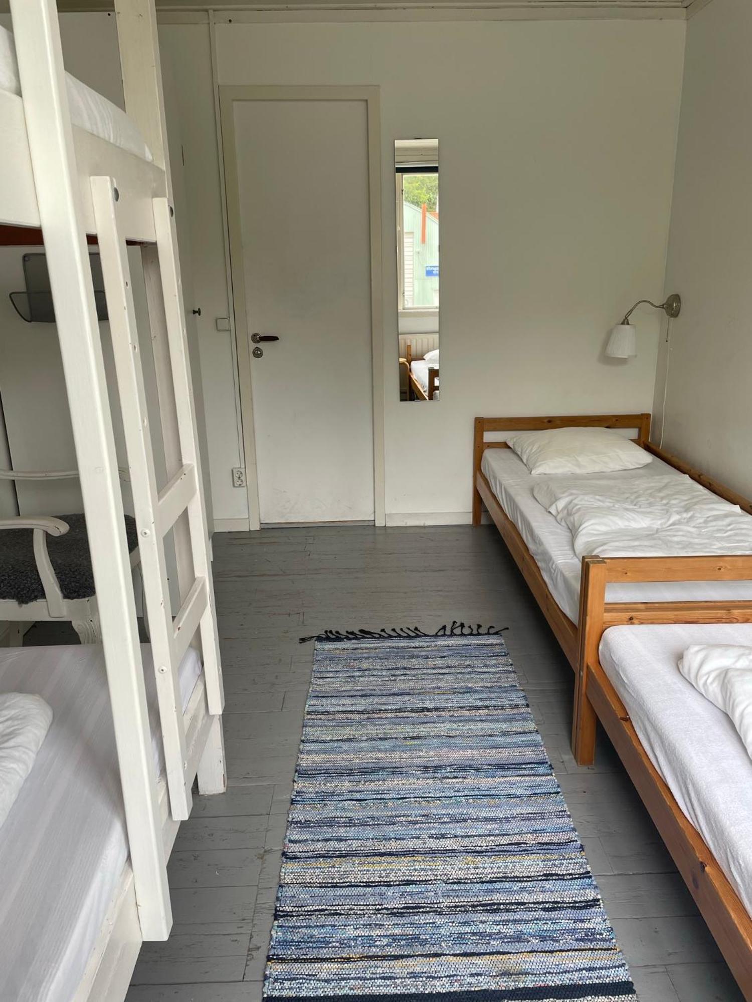 Kustnaera Vandrarhem Hamburgsund Habitación foto